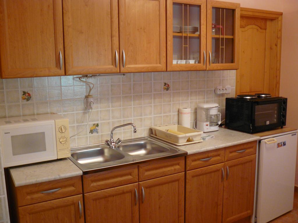 Zsuzsi Apartman Zalakaros Quarto foto