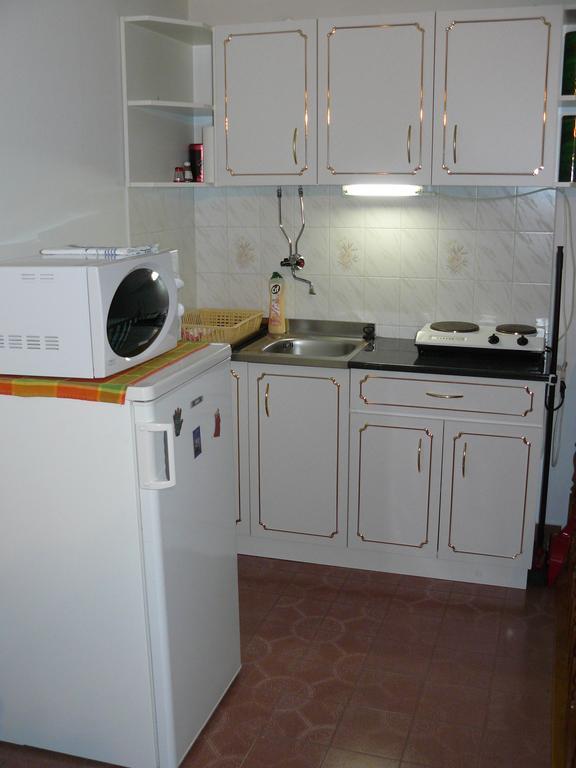 Zsuzsi Apartman Zalakaros Quarto foto