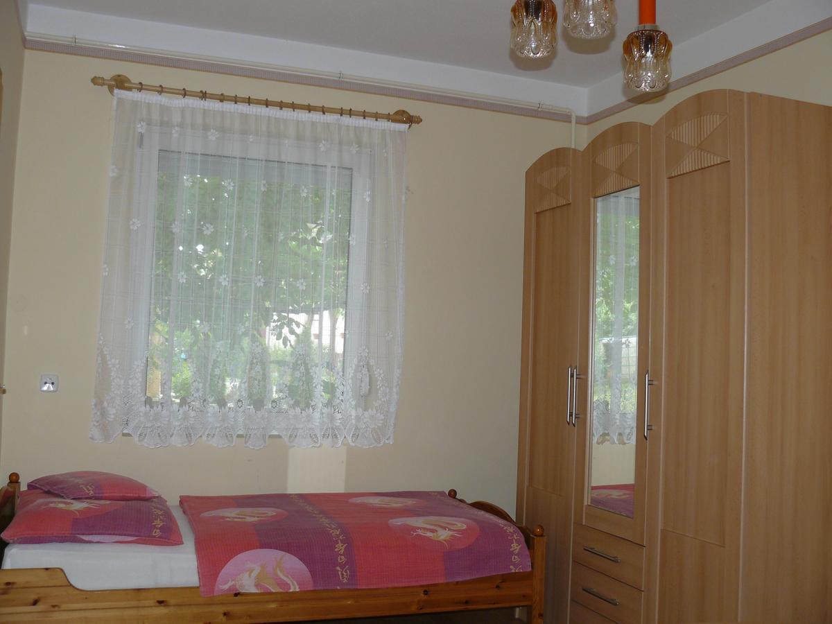 Zsuzsi Apartman Zalakaros Exterior foto