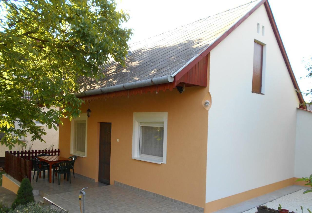 Zsuzsi Apartman Zalakaros Exterior foto